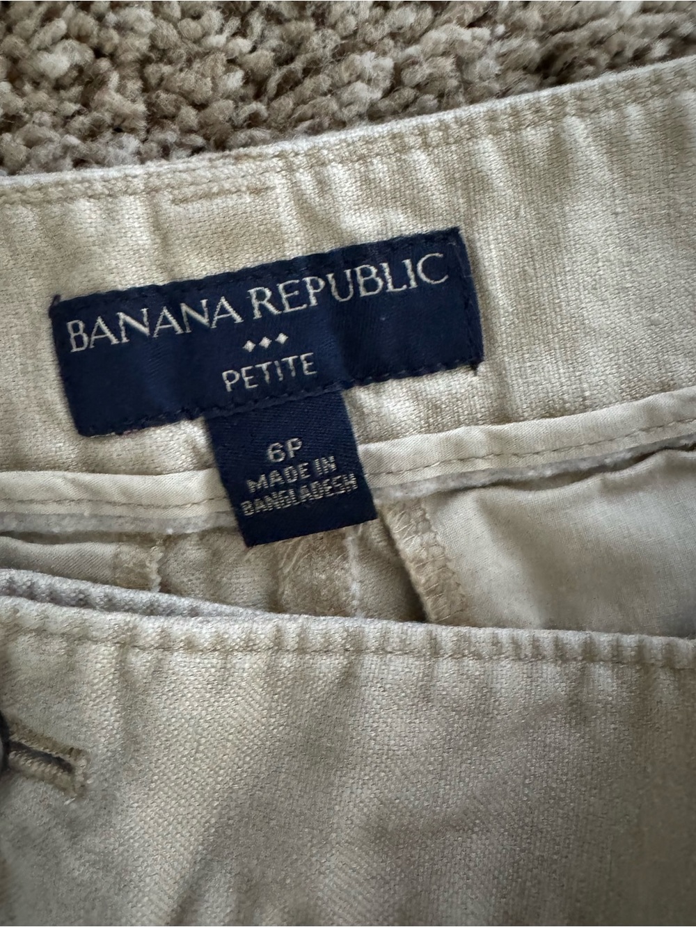 Banana Republic Women’s Linen-Blend Shorts — khaki & Sage - Picture 4 of 5